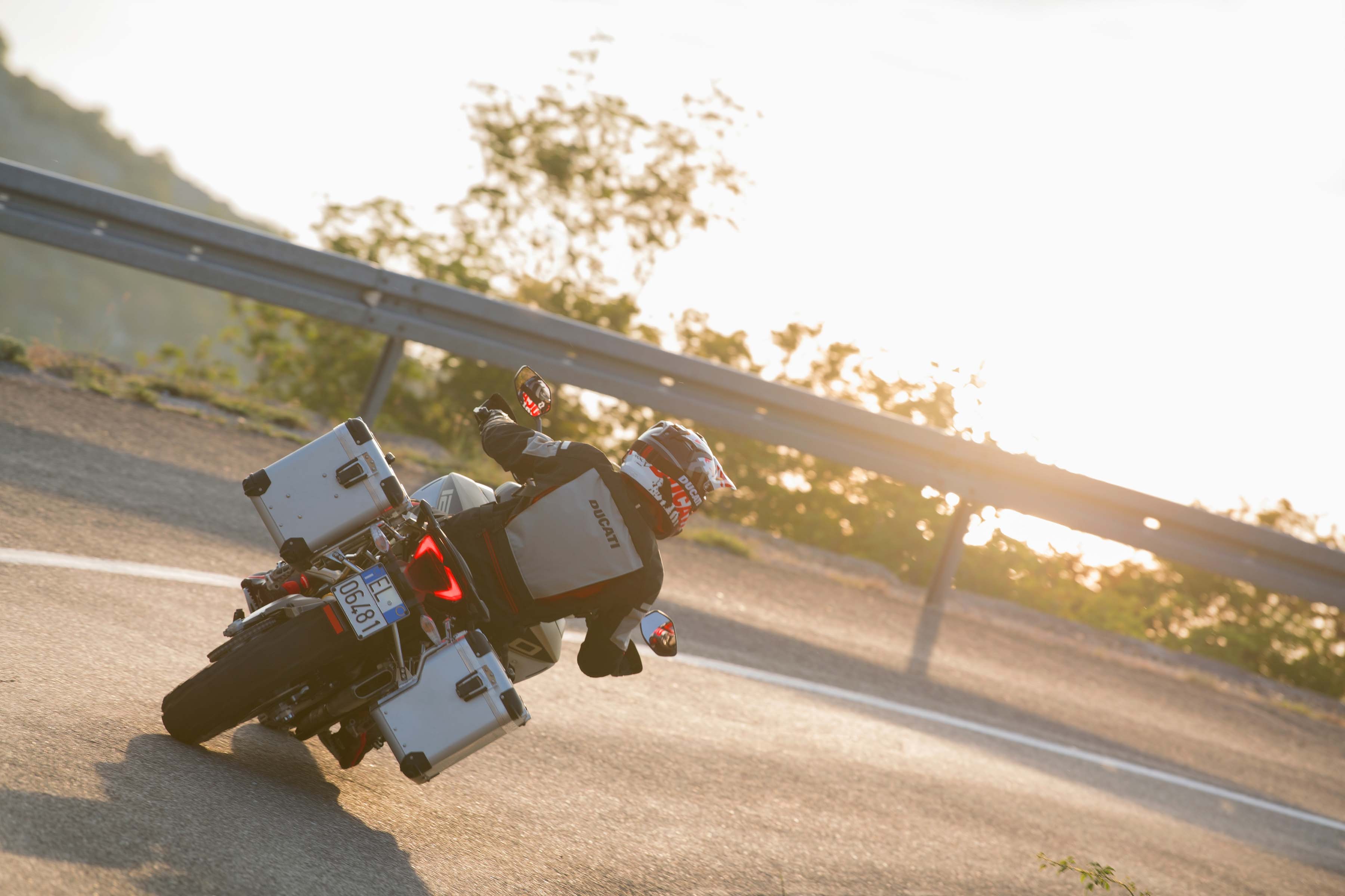 Multistrada近日也曝光V4車型的改款,這次的Enduro 1260 Grand Tour會有什麼樣的改變,值得觀察