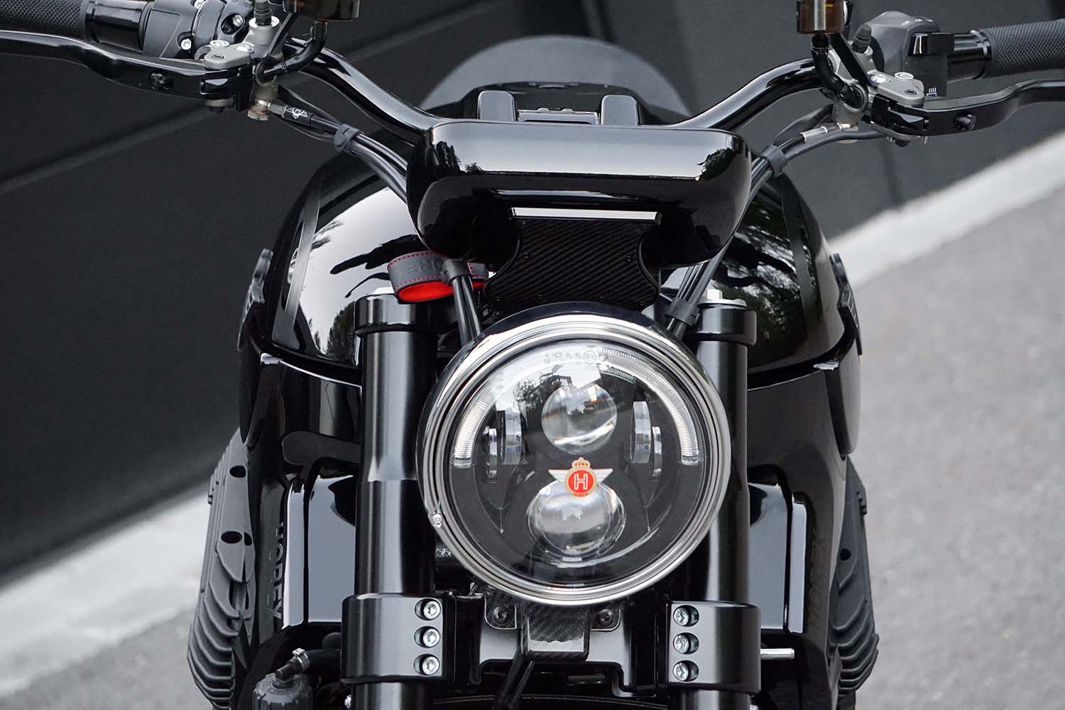 Horex VR6 Raw也使用了全車LED燈具