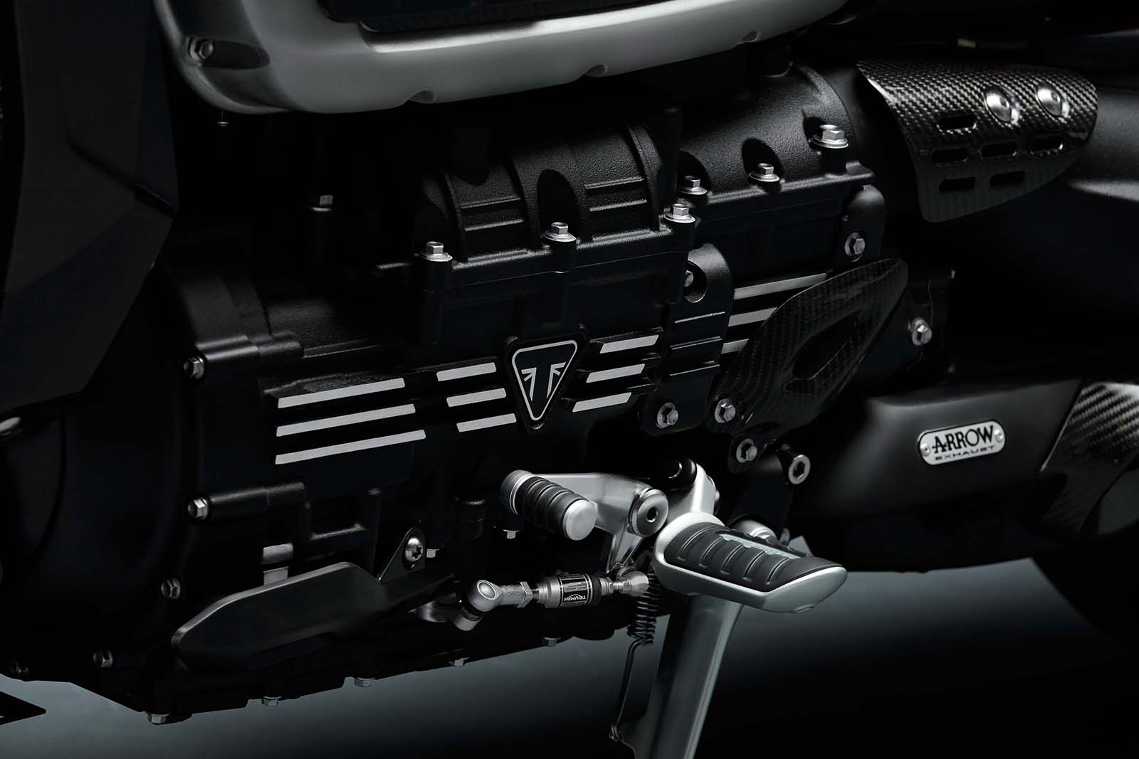 2458c.c.三缸引擎,擁有168匹馬力和163 lbs•ft的扭力