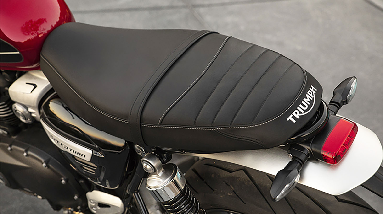 坐墊上相較Street Twin還是略有差異