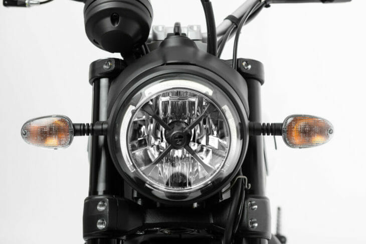 Scrambler經典的圓燈
