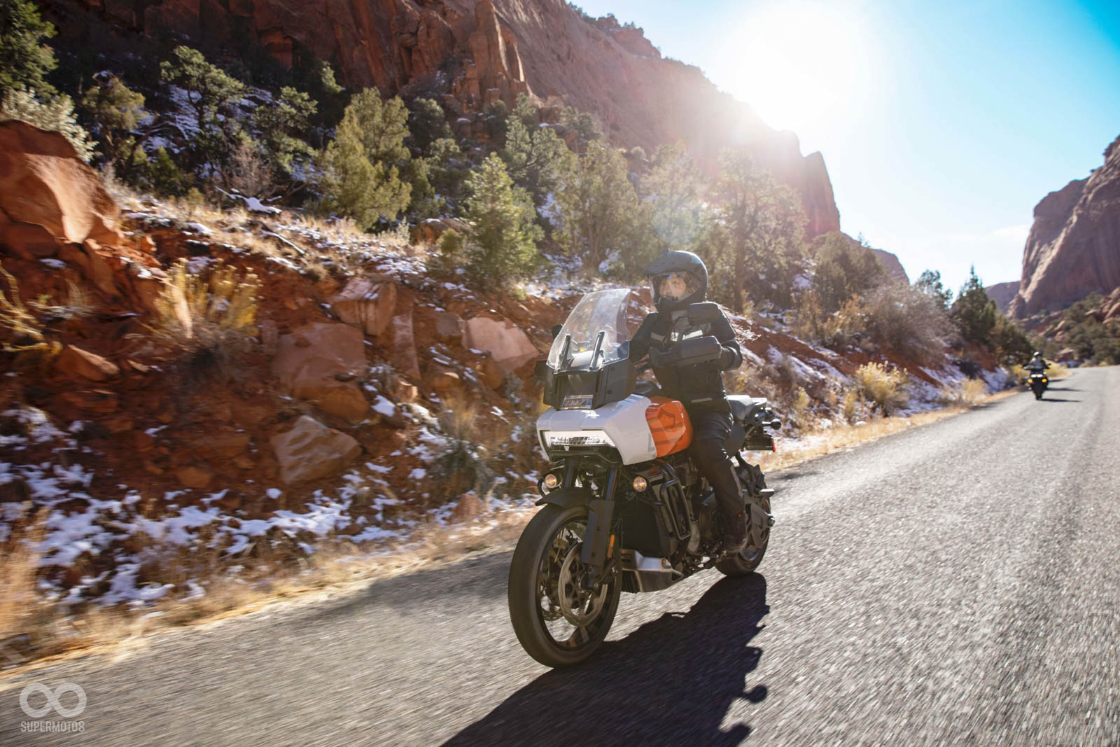 Special車型具備全球首創的自適應座高調整功能，降低身高限制讓騎士更有信心