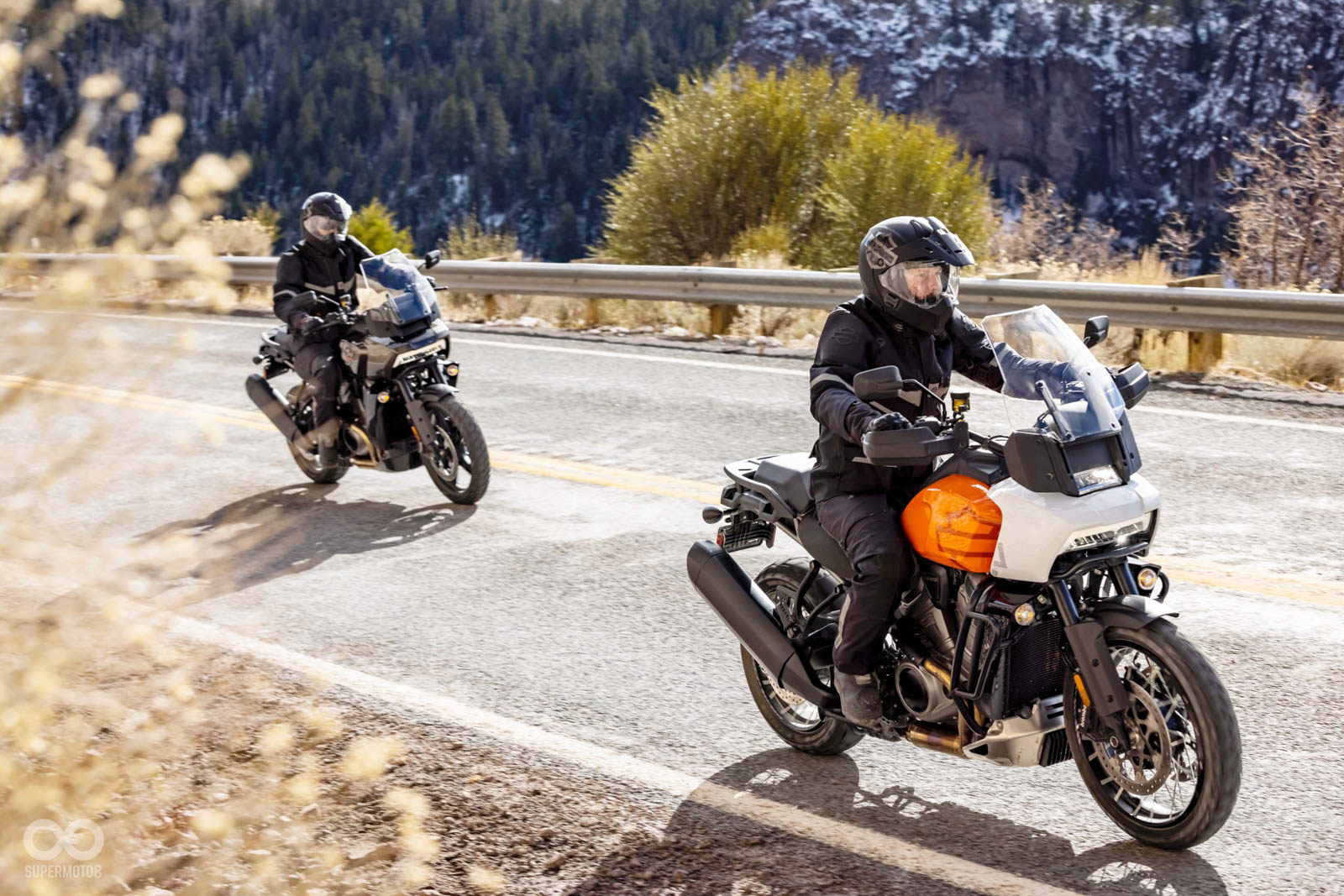 Special版加入更多好料配備，車身塗裝也採用雙色搭配