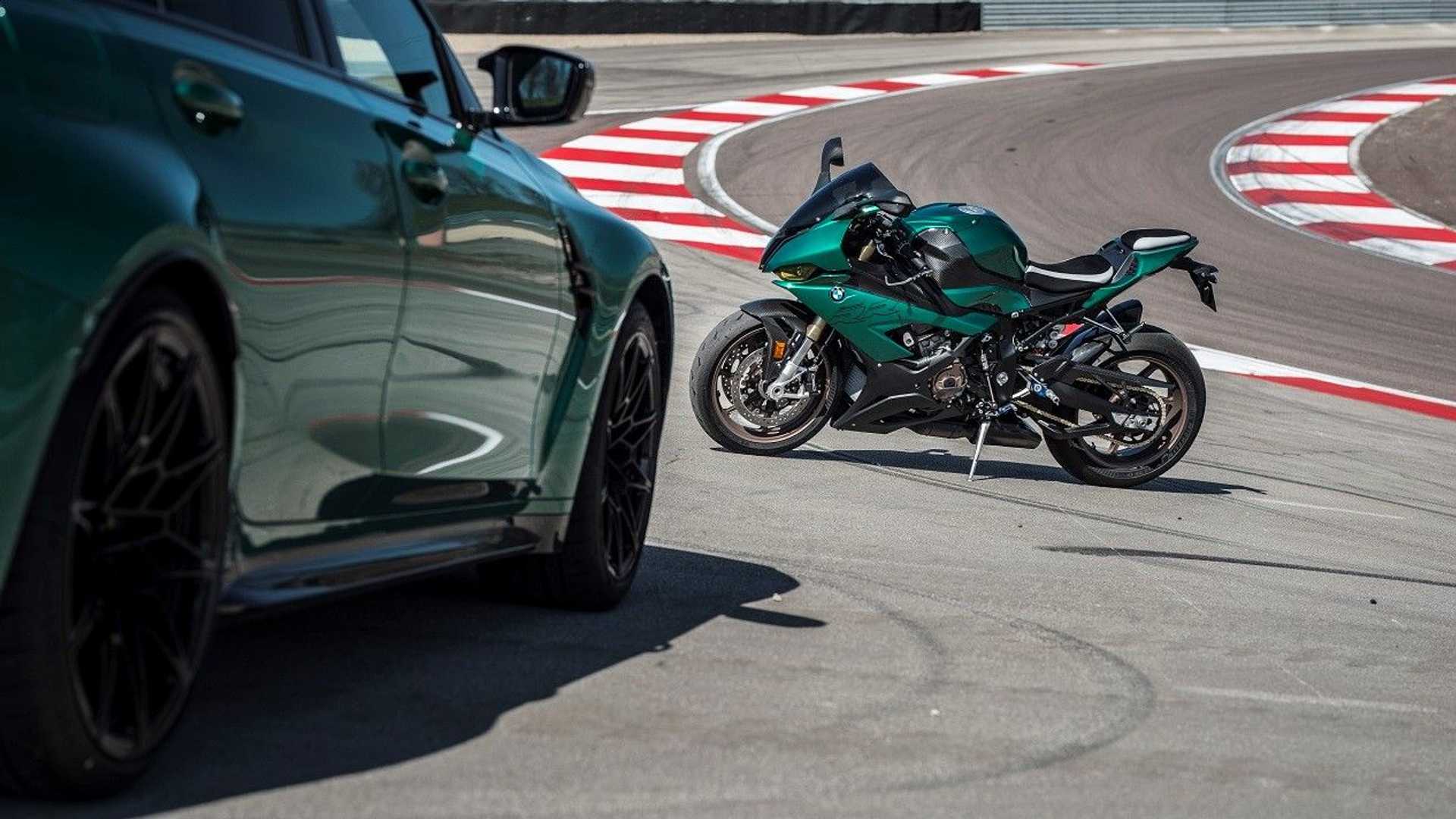 除了跟M3同款的車色之外，全車也選配超多的M POWER套件