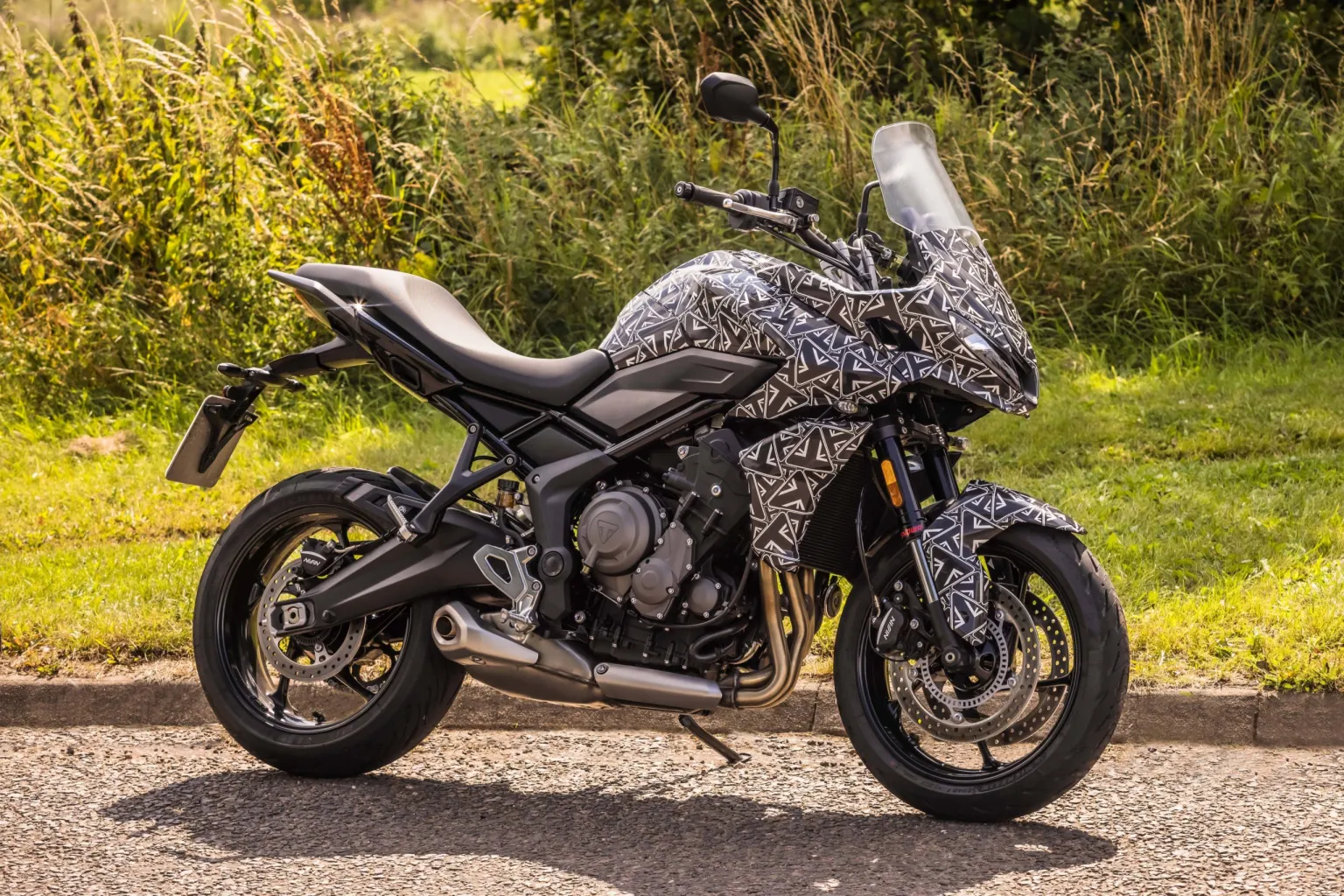 TRIUMPH近日終於亮相全新的TIGER SPORT 660