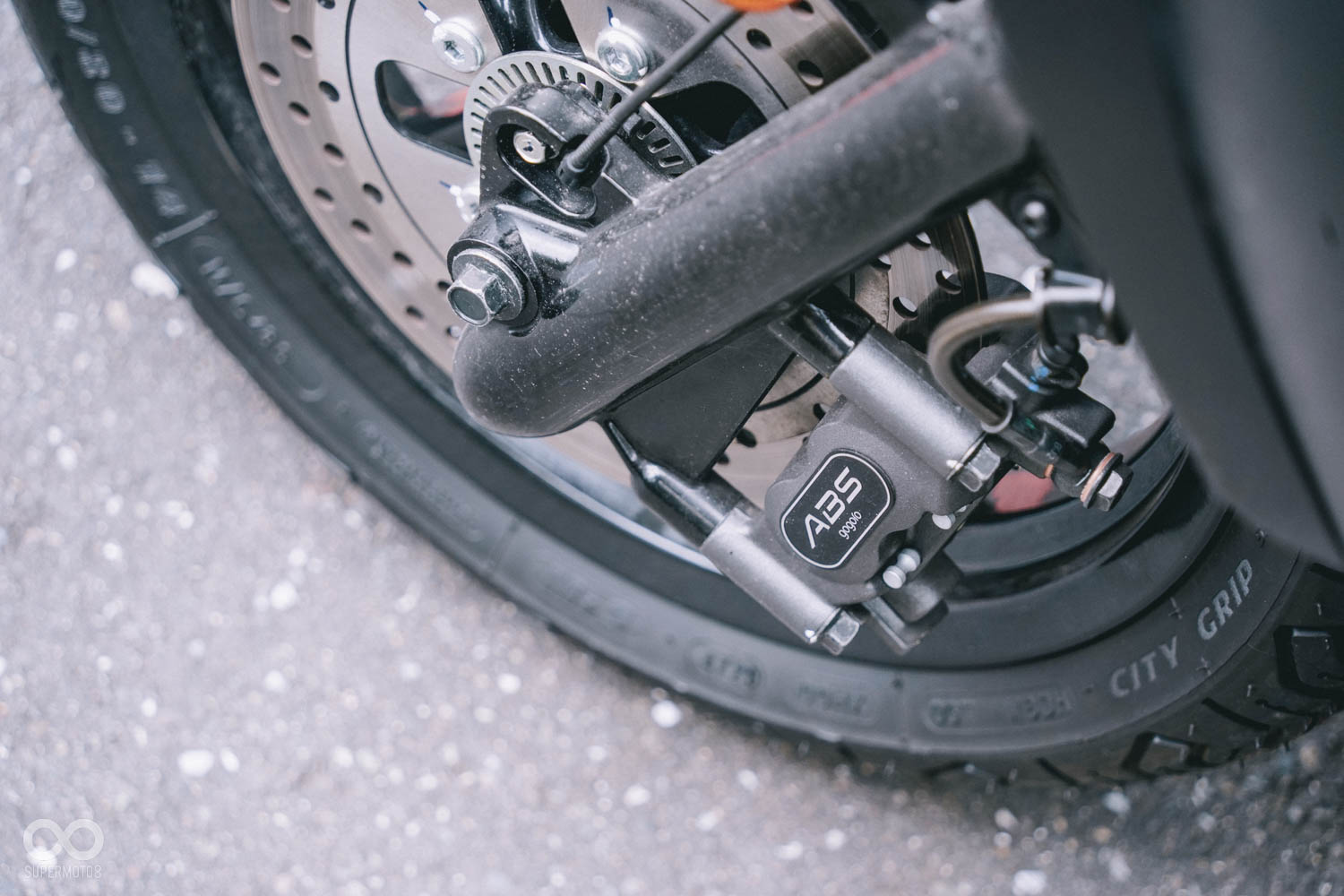 煞車、懸吊也和S2使用相同規格