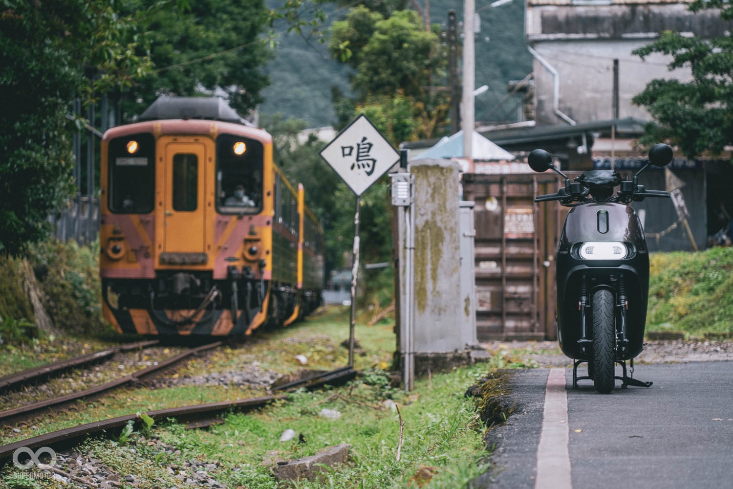 來到平溪自然不能錯夠與火車合影的大好機會