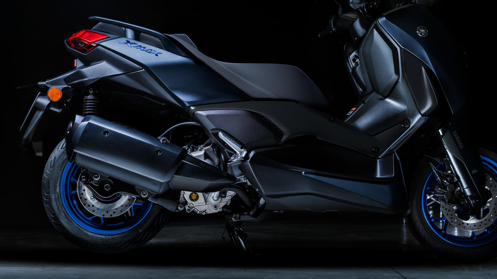 2023 YAMAHA XMAX 300引擎動力基本不變，擁有27.6hp最大馬力和3.0kg-m的最大扭力