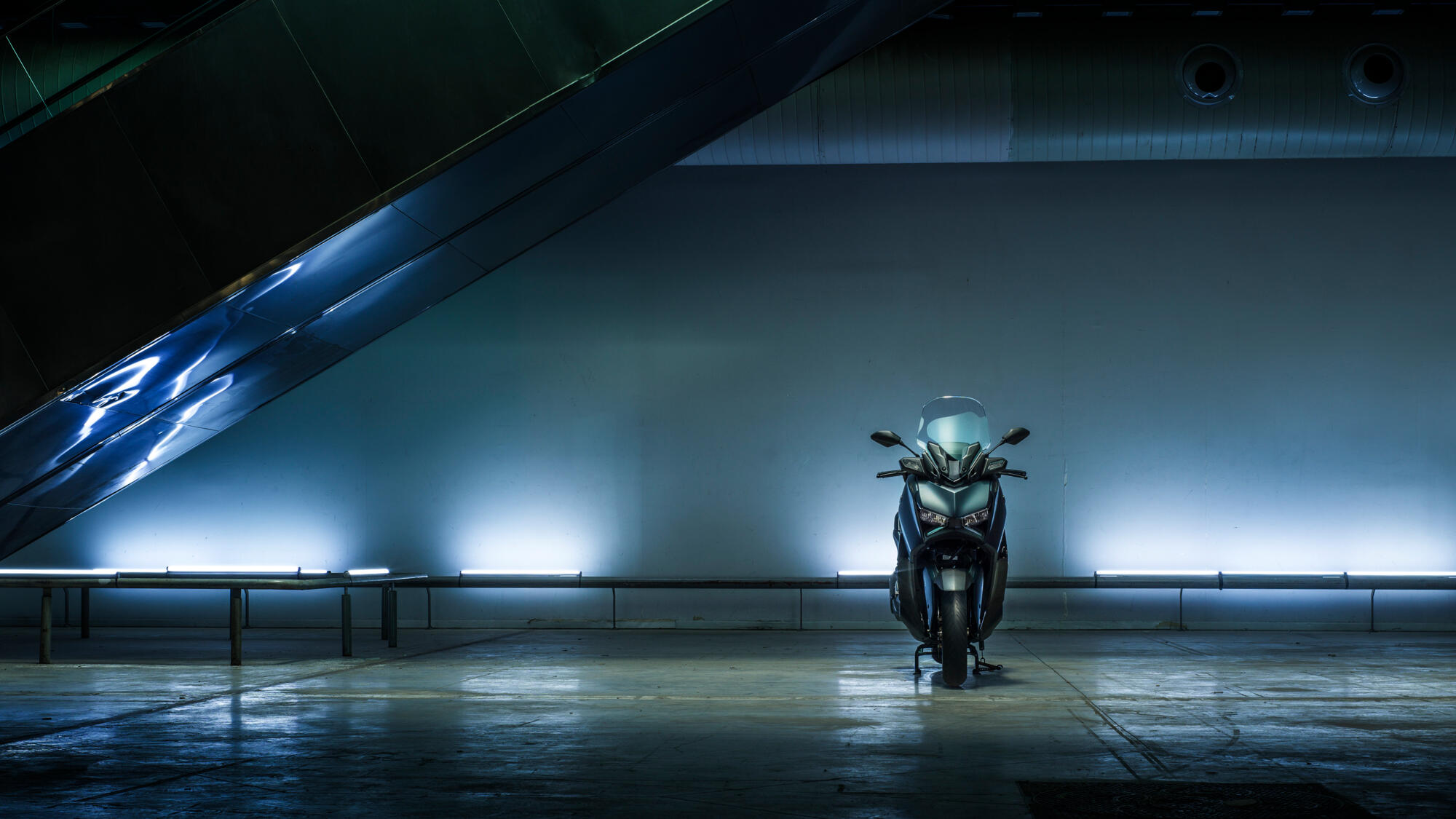 YAMAHA XMAX 300 X型鷹眼車頭殺氣滿滿