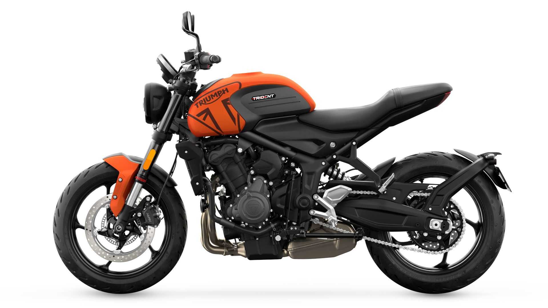 油箱、前土除更換上搶眼的消光橘