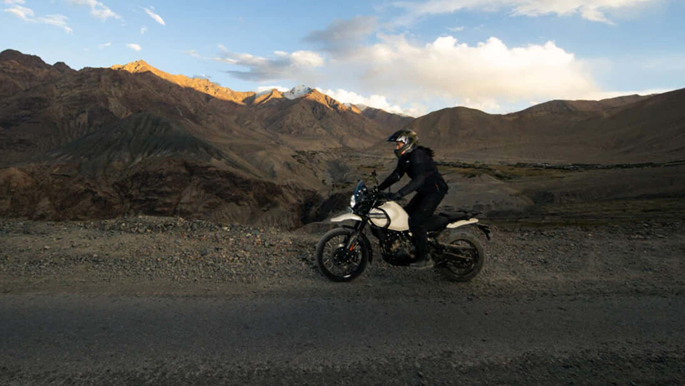 車輛擁有著多種駕駛模式和動力輸出模式可以因應道路環境進行調整
