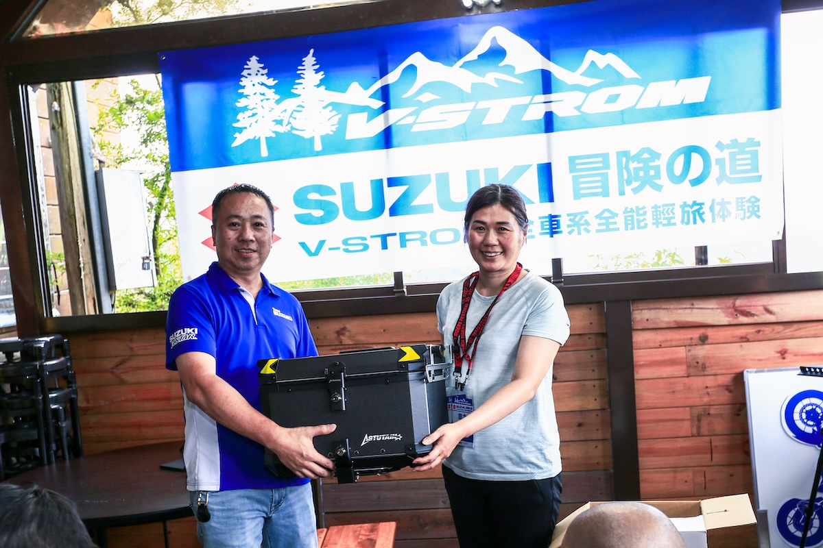 當天活動最大獎則是鋁合金後箱一咖