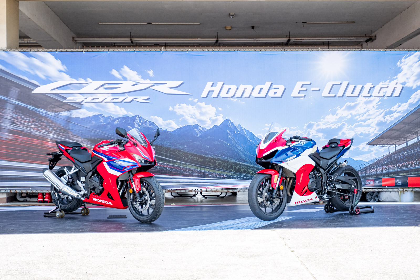Honda 在台灣正式發表新年式 CBR500R E-Clutch,這次加入電子離合器讓你免於控制離合器的困擾