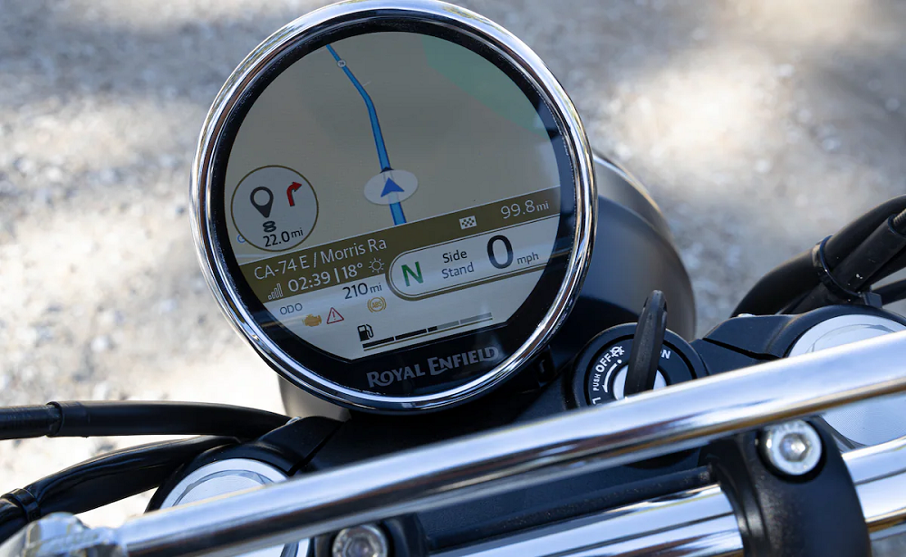 Bear 650採用了一顆圓形TFT儀表