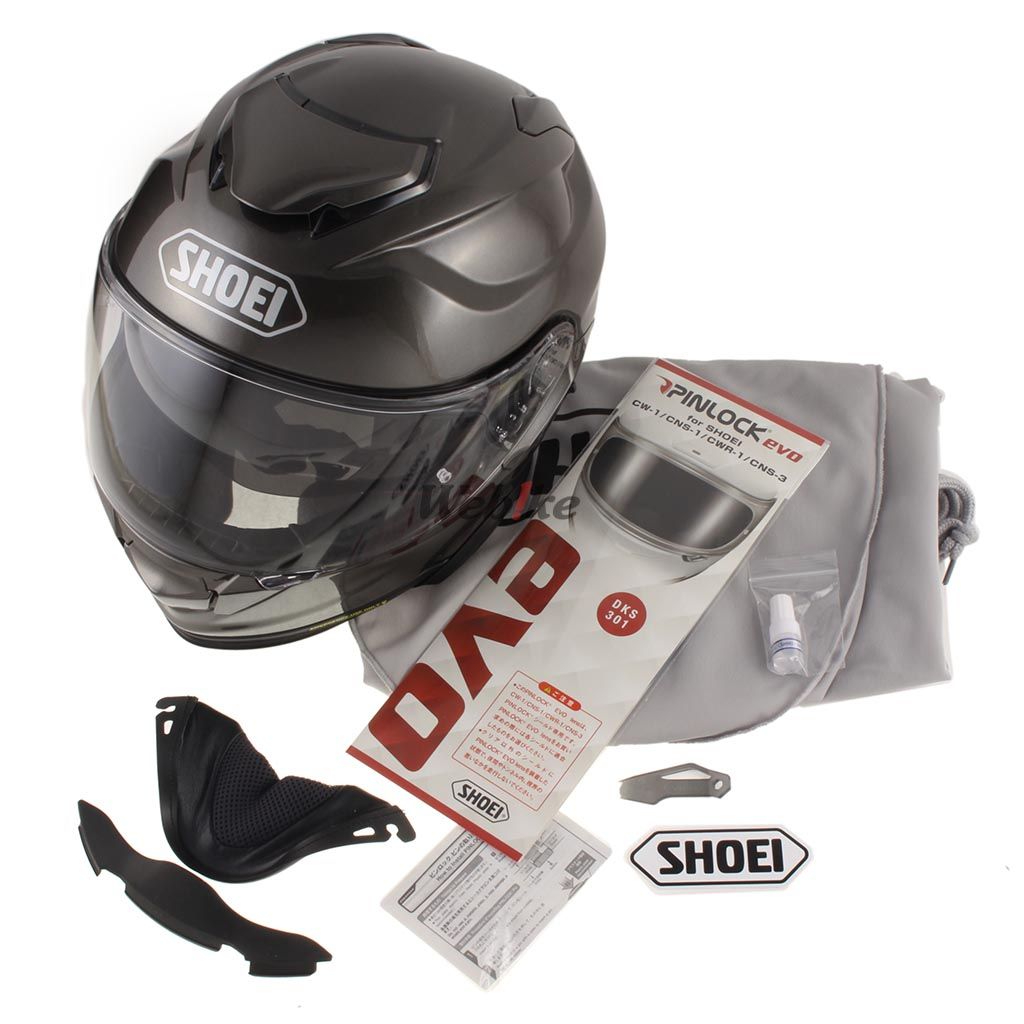 多樣化及客製化的配件也為Shoei的安全帽增添不少CP值