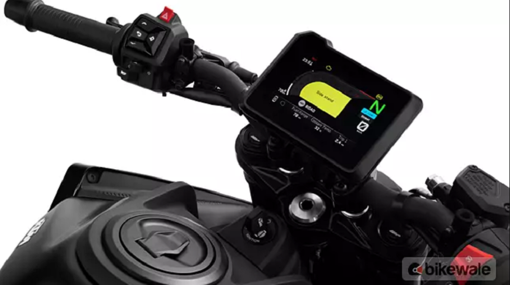 儀表也換成了和390 Duke相同的5吋TFT儀表