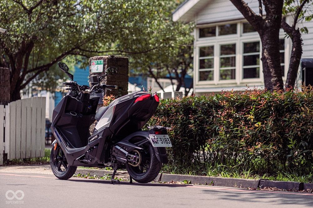 近幾年來台灣市場出現越來越多追求性能表現的白牌車款,或許未來Kawasaki和Modenas合作的車款有望登台