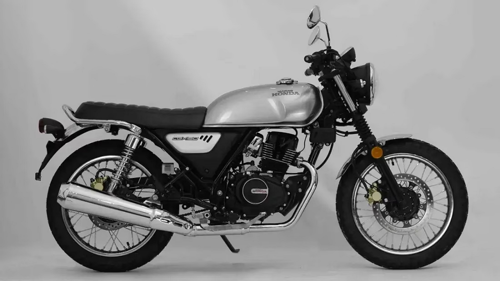 整輛車的造型較瘦長，並且還多處以銀色和鍍鉻方式處理讓整體更有質感