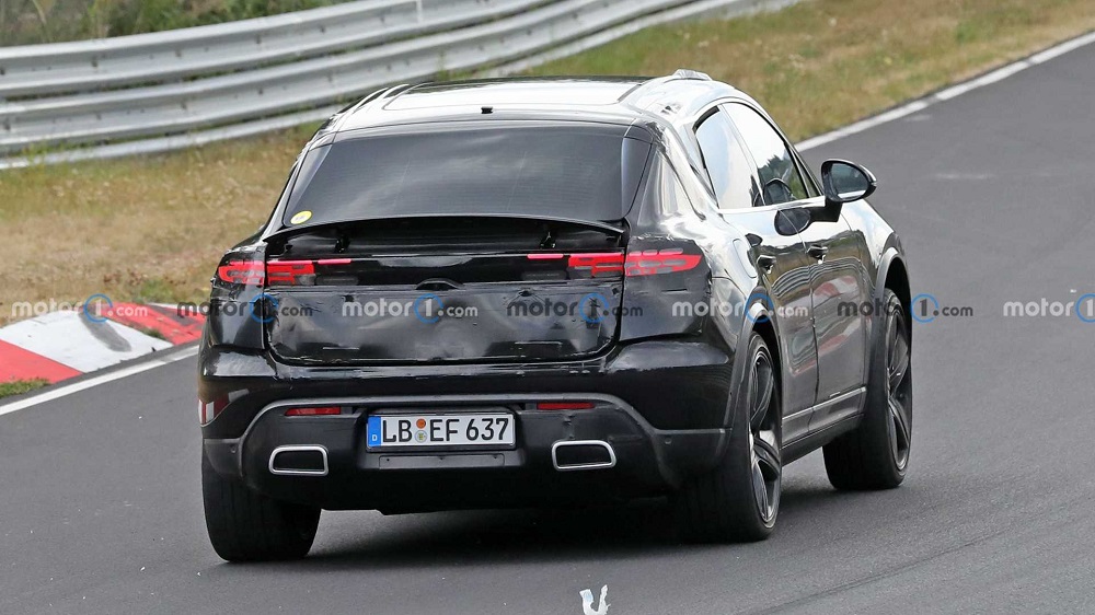 Porsche在測試車上保留了假排氣管的造型設計,而實際量產會不會保留還是未知數