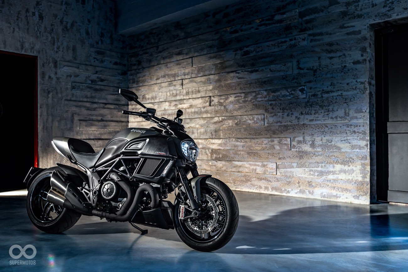 在上週搶先公布的 2016 Ducati Diavel Carbon Edition車身材質與顏色與BLACK有蠻大關連