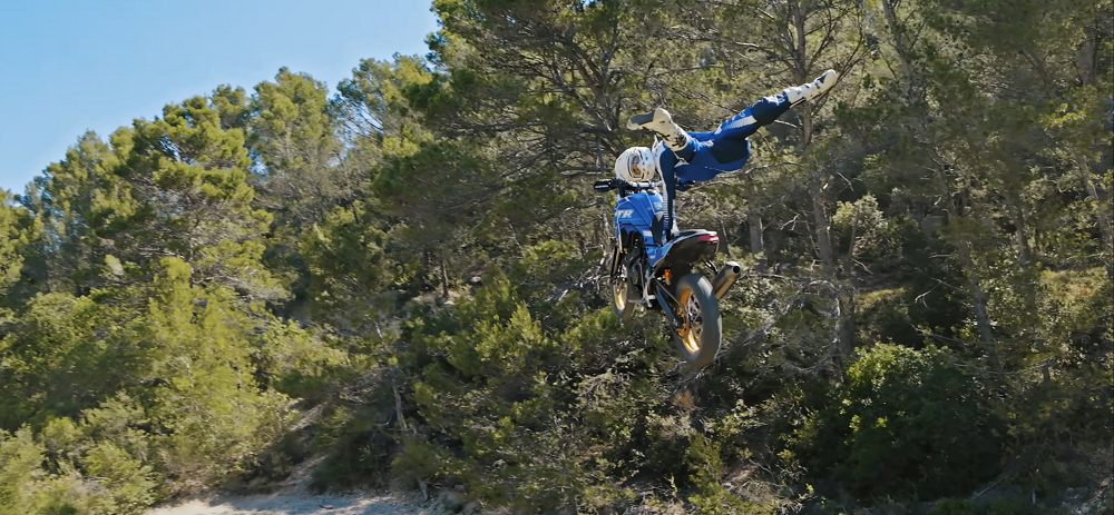 Jérémy Rouanet騎乘Ténéré 700完成了多項特技,看起來十分輕鬆