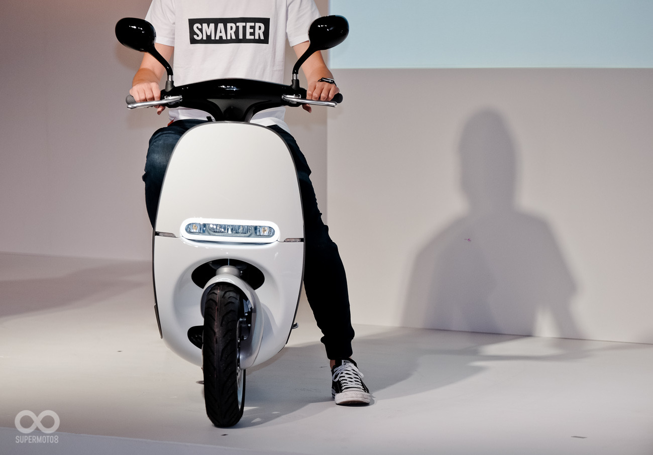 為了降低成本,gogoro Lite下方鋁製車架陽極處理改由烤漆替代