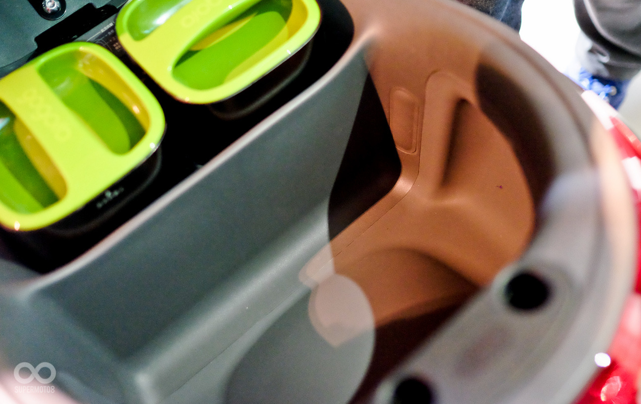 車廂燈與usb充電孔也被取消