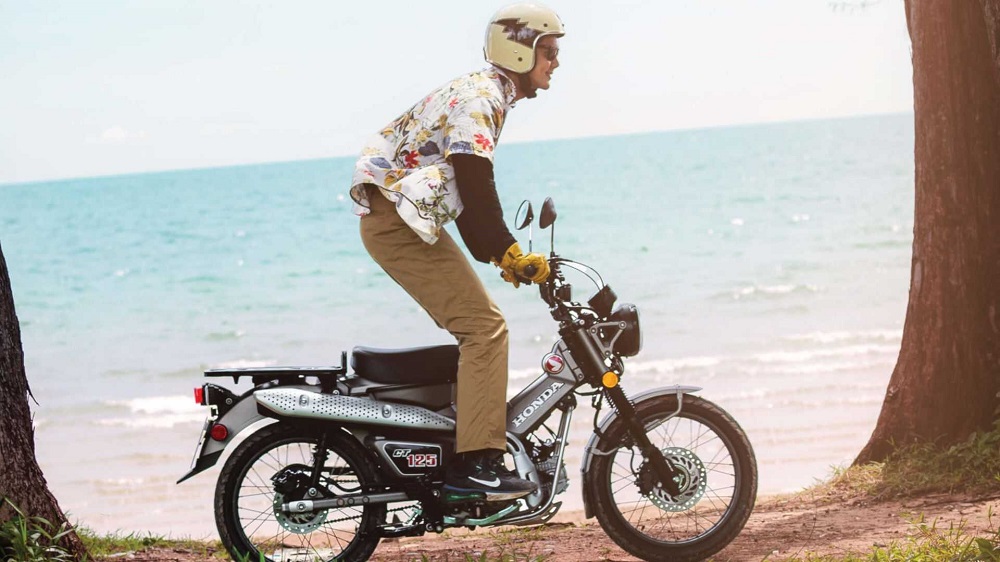 全新銀色的塗裝搭配上黑色的零件,讓整台車看起來又有不同風格