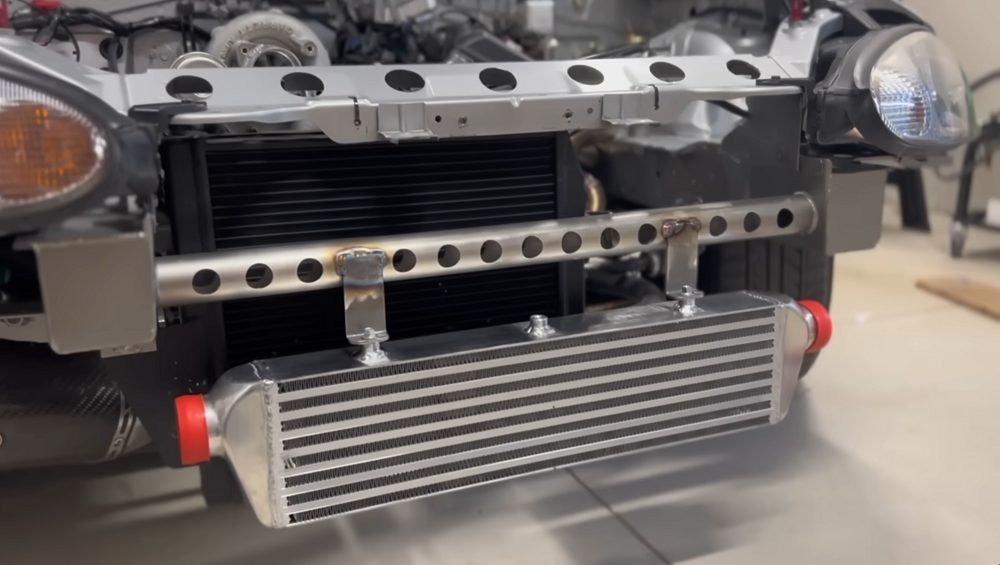中冷器也裝到車上,幫助渦輪發揮極致效能