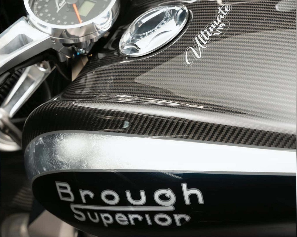 仔細一看，可以發現油箱將會是以碳纖維打造而成