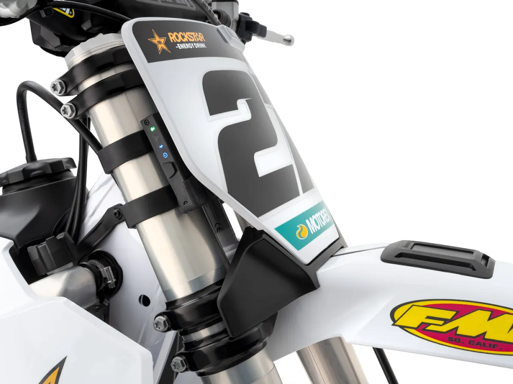 廠車版本的FC450用上了更多科技配備，引擎設定甚至可以直接透過APP進行調整
