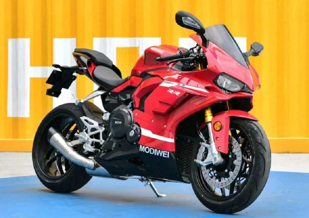 中國車廠Modiwei最近推出了800 RR,外觀和Ducati Panigale 1299十分相似