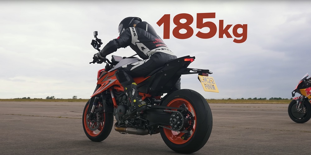 Duke R 1290 Evo整台車的重量(包含車手)為185公斤，最大馬力185hp、最大扭力140Nm