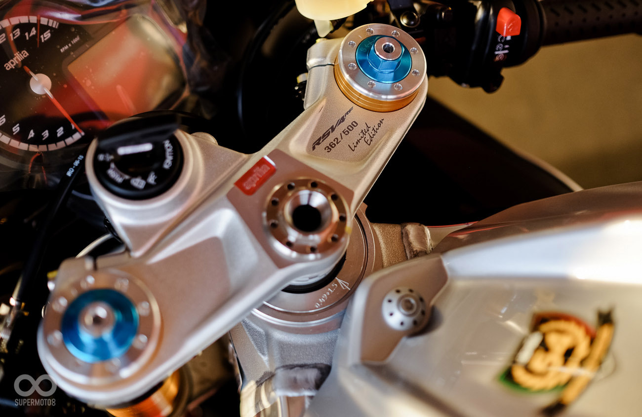 限量500台的RSV4RF  每台都有自己的專屬編號