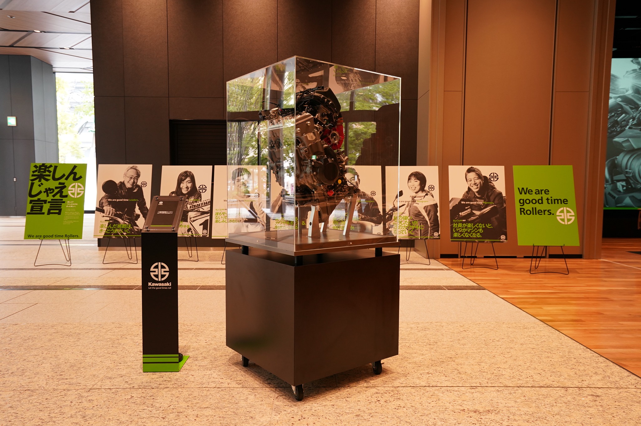 KAWASAKI在會場也同步展出氫氣直噴的研究引擎