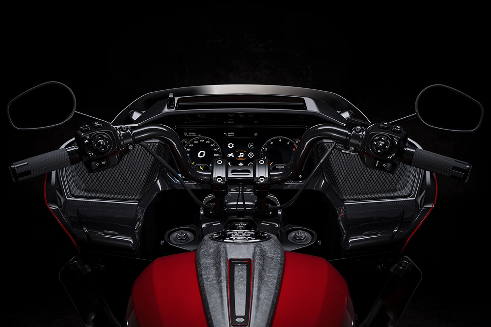 三款車型都將擁有一個超大TFT液晶儀表，他還具有汽車等級的導航系統