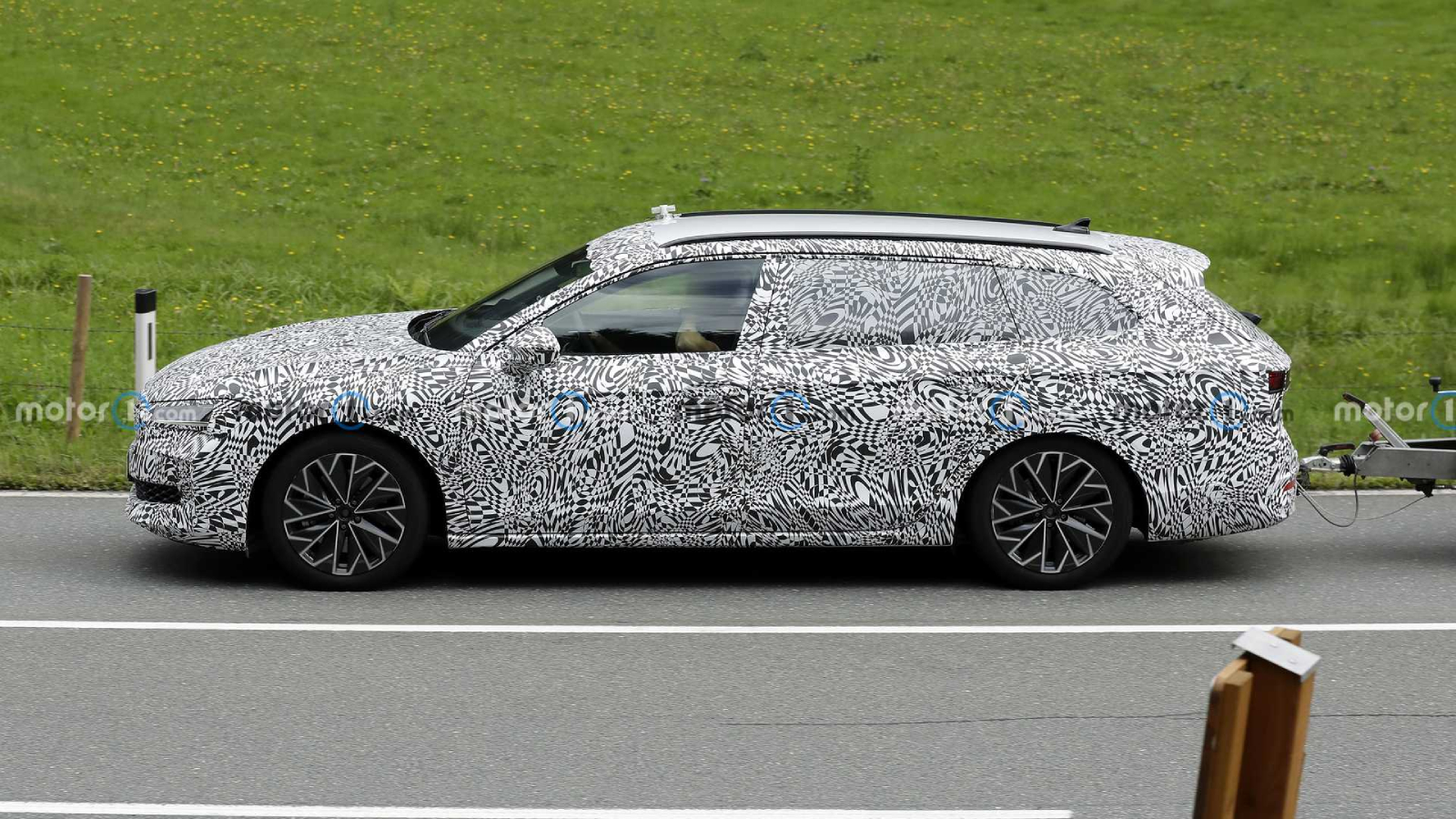 包括Superb Combi在內許多Skoda車型在路上被捕獲