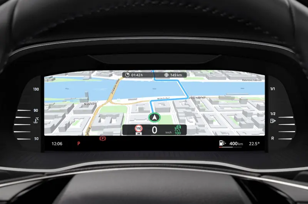 入門車型使用的是相較之下較陽春的10吋中控螢幕