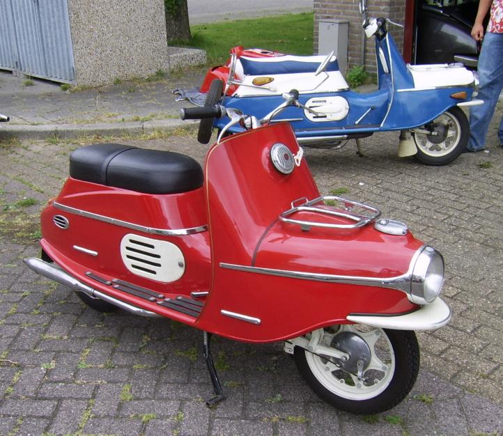 Česká zbrojovka 原先是一間專門製造汽車零件和軍火的公司,1950年開始生產摩托車,ČEZETA就是該廠於1957-1964 期間所生產的速克達品牌