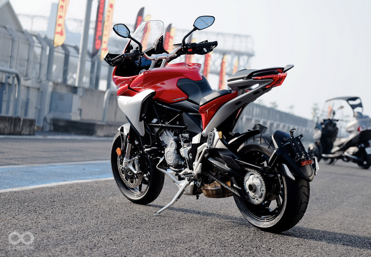 MV AGUSTA TURISMO VELOCE 800