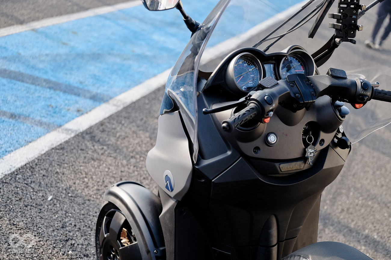 對很多騎士來說透過今年PIRELLI TAIWAN DIABLO DAY活動才有機會首次接觸ADIVA AD3這部3輪車。