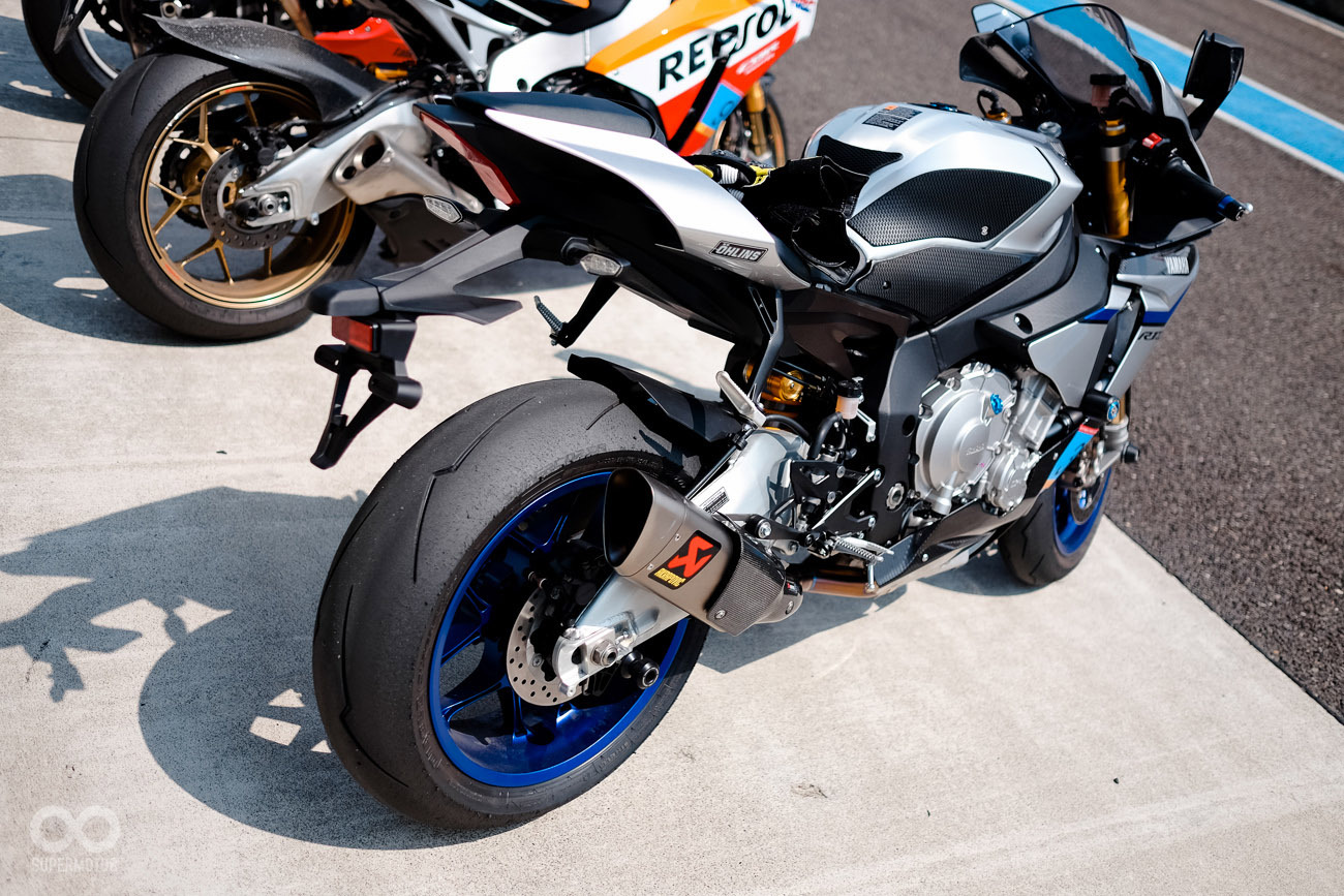 這種活動怎麼少的了標配倍耐力超級惡魔的新款R1M呢