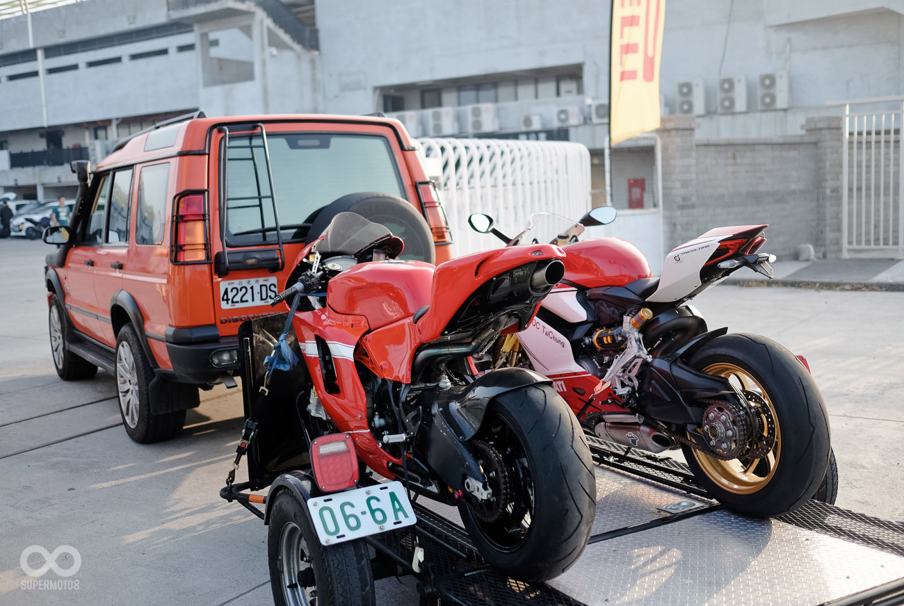 尊貴的 DUCATI市售廠車 DESMOSEDICI RR 也來到現場
