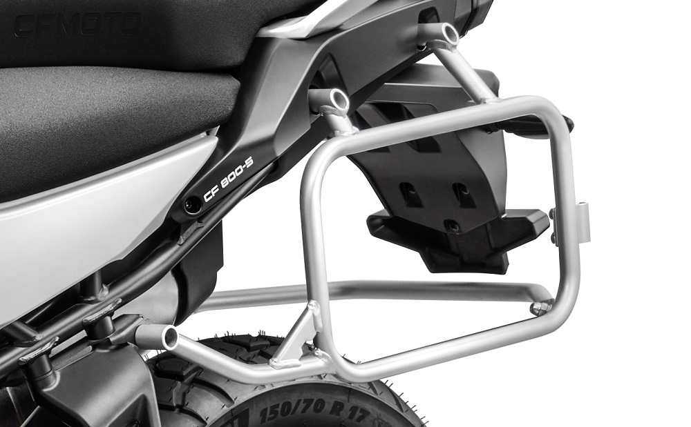 車後也裝上了感應器，提醒駕駛在轉彎時注意視野盲區