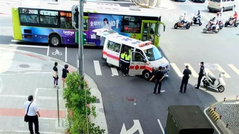 台灣近期才發生多起未禮讓行人導致的悲劇，此時限縮檢舉可能會導致違規魔人更猖狂