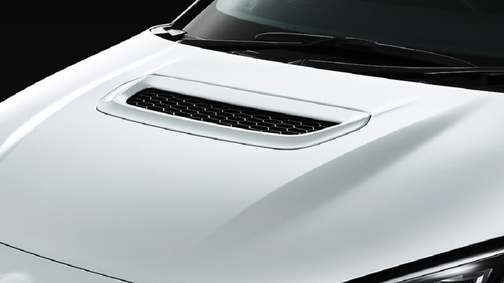 引擎蓋換成了有導流設計的風格