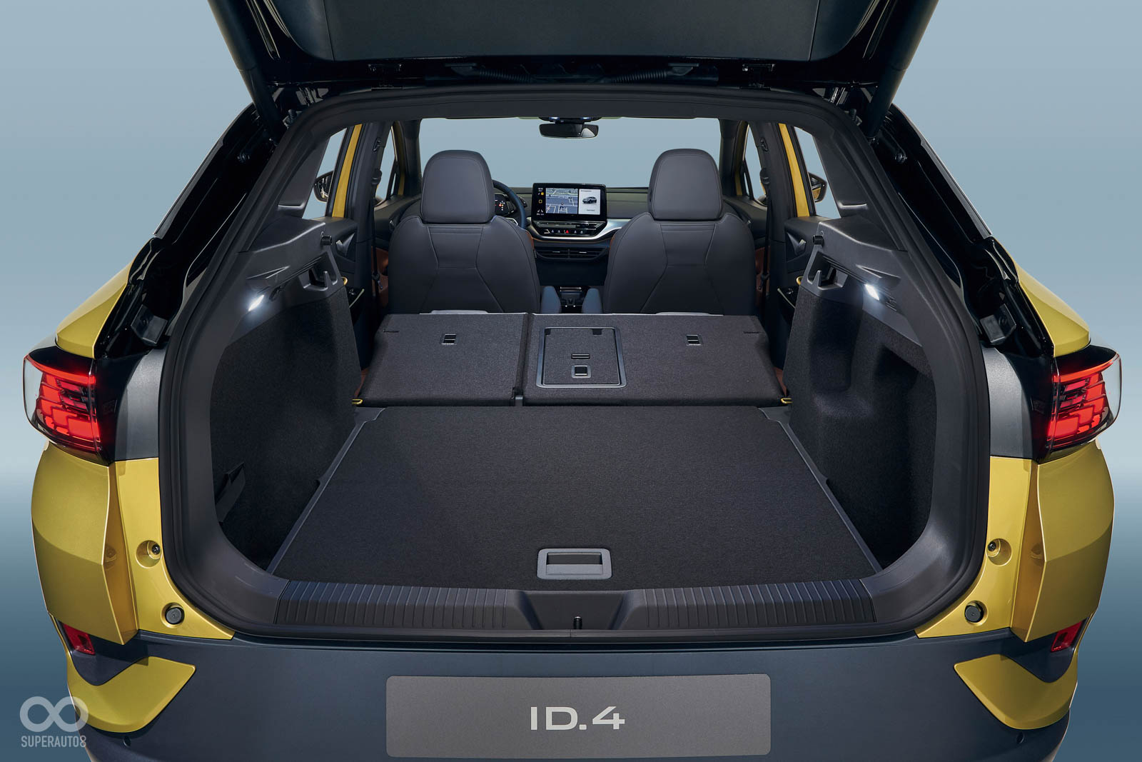 後車廂最大有1818L的裝載空間