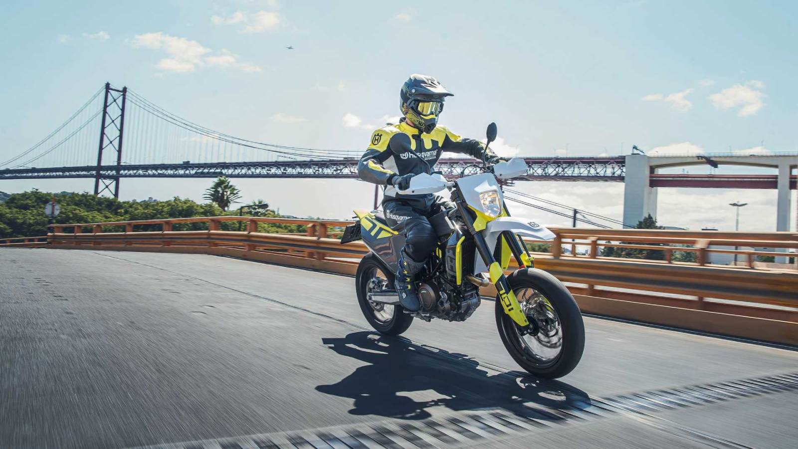 清晰的視野,能夠更安全的幫助騎士追逐詩和遠方