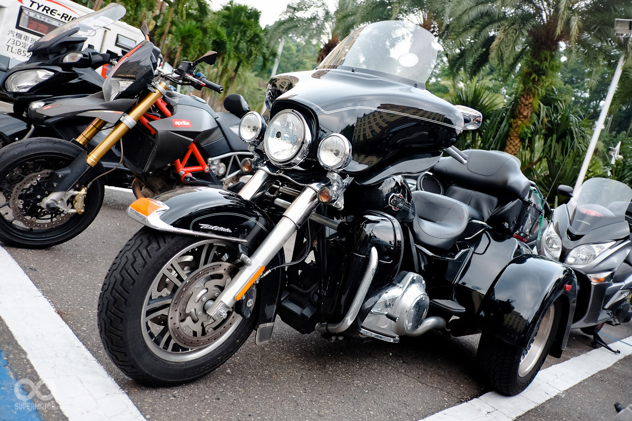 一進場就成為矚目焦點哈雷三輪車