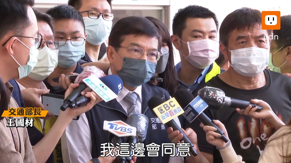 交通部長王國材在媒體聯訪中表示，「經公路總局評估後，可直接開放大型重機通行蘇花改，他也會同意」。 圖取自聯合新聞網